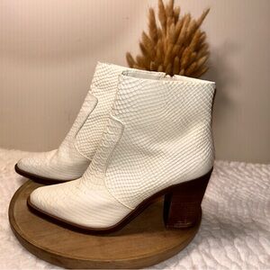 Giana Bini snake skin embossed white bootie heels. Size 9